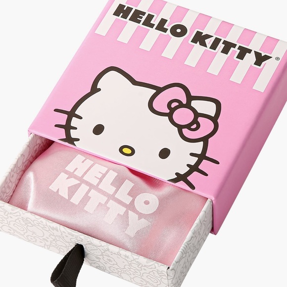 Hello Kitty Gold and Pink Bracelet - Picture 4 of 5
